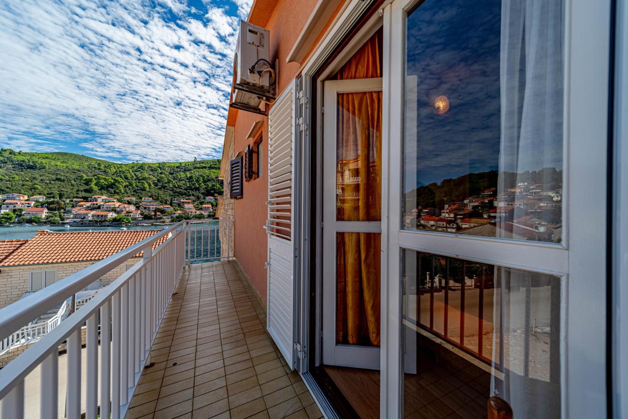 Apartments Kuzma Smokvica  Buitenkant foto
